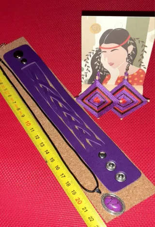 Conjunto lila: collar, pulsera y pendientes