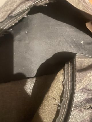 Mochila Eastpak Camuflaje Gris y Negra