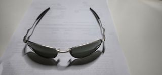 Gafas de Sol Grises y Verdes