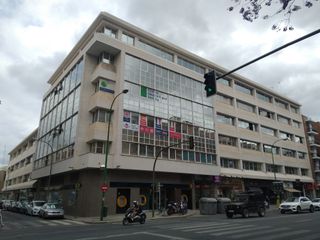 Oficina Edificio Cristal en Calle Luis Montoto 107