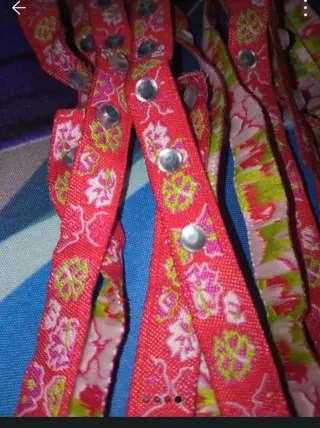 12 pulseras decorativas con flores y pedrería x1€