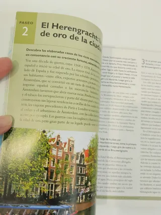 Guía de viaje '24 paseos por Ámsterdam' nueva