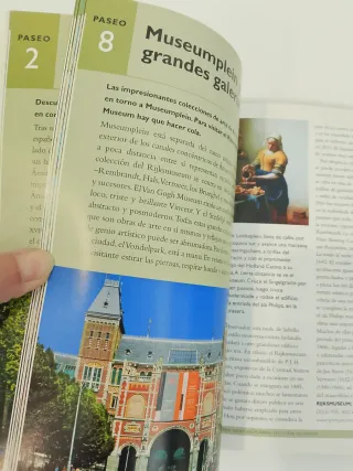 Guía de viaje '24 paseos por Ámsterdam' nueva