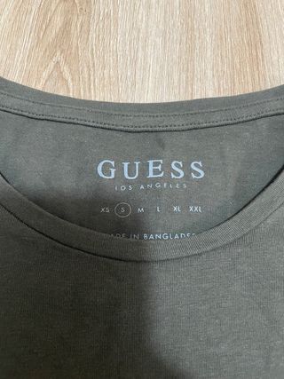 Camiseta Guess Verde Militar