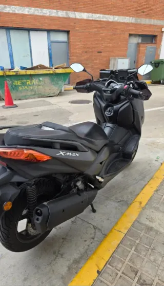 Yamaha Xmax 300