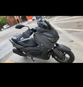Yamaha Xmax 300