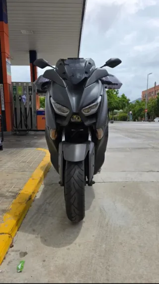 Yamaha Xmax 300