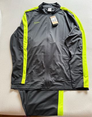 Chándal Nike Hombre Gris y Verde, con etiquetas