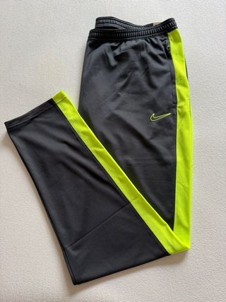Chándal Nike Hombre Gris y Verde, con etiquetas