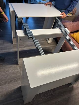 Mesa de salón extensible blanca