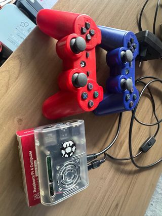 Raspberry Pi 4 + Mandos tipo PS3 + botonera Arcade