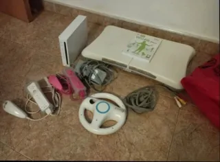 Nintendo Wii con mandos y juegos