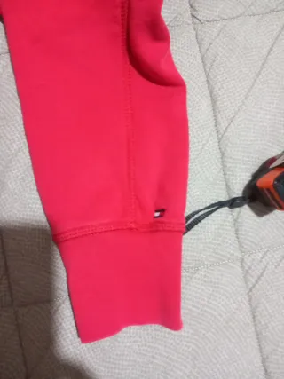 Felpa Tommy Hilfiger rossa con logo TH