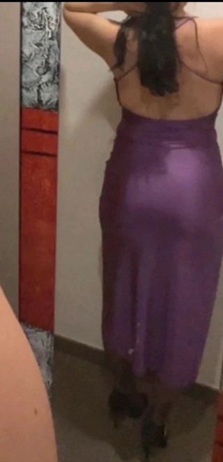 Vestido morado para evento o noche vieja