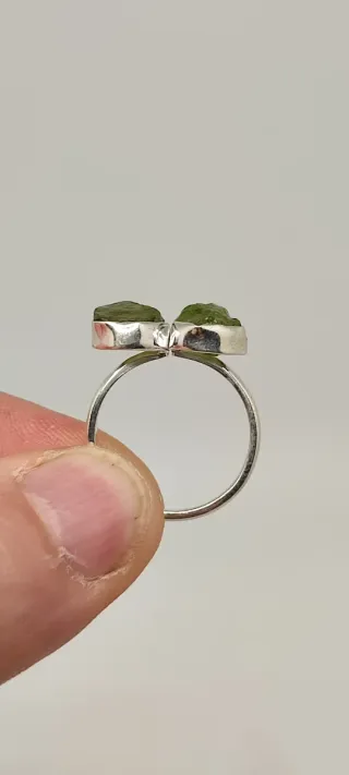 Anillo ajustable de Plata y Olivino.