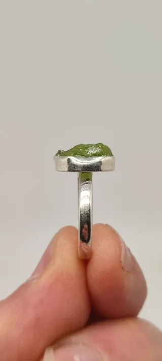 Anillo ajustable de Plata y Olivino.