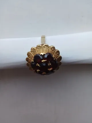 Anello oro 750 antico con pietre rosse