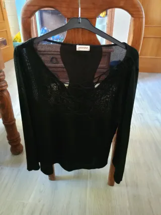 Camiseta Escorpión manga larga negra con purpur