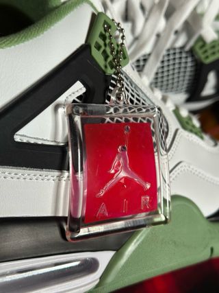 Zapatillas Jordan 4 Verdes y Blancas