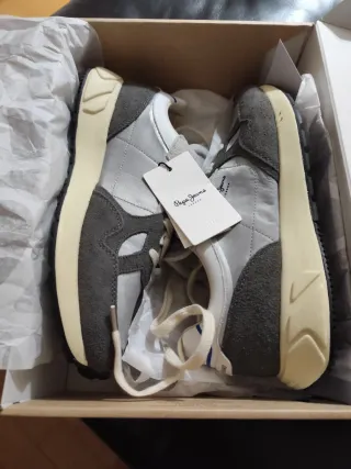 Zapatillas Pepe Jeans grises y blancas