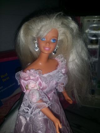 Lote di mobili Barbie + Bambola + Abbigliamento Anni 90-10