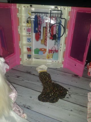 Lote di mobili Barbie + Bambola + Abbigliamento Anni 90-10