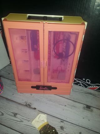 Lote di mobili Barbie + Bambola + Abbigliamento Anni 90-10