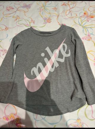 Camiseta Nike Niña Gris y Rosa talla 3años