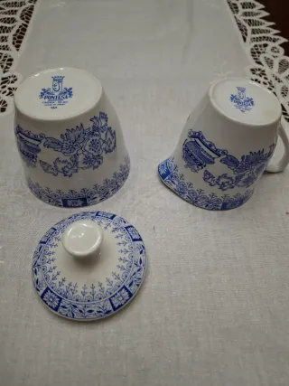 Lechera y azucarera de porcelana