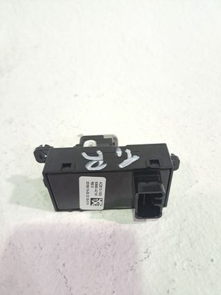 MANDO ELEVALUNAS TRASERO DERECHO KIA CEED (3)