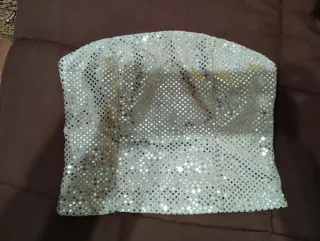 Top dorado lentejuelas