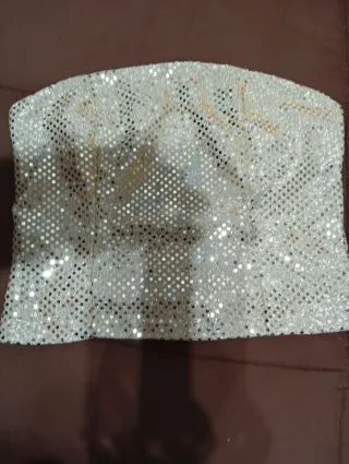 Top dorado lentejuelas