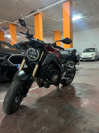 Honda CB650R Roja 2023 A2
