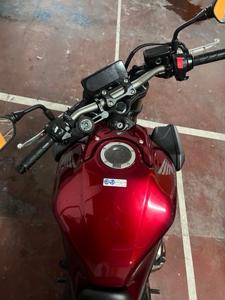 Honda CB650R Roja 2023 A2