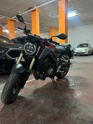 Honda CB650R Roja 2023 A2