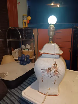 Lámpara de mesa vintage agrietada