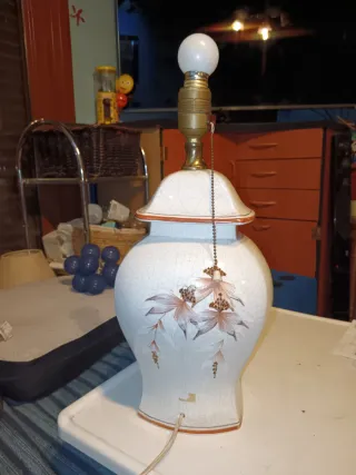 Lámpara de mesa vintage agrietada