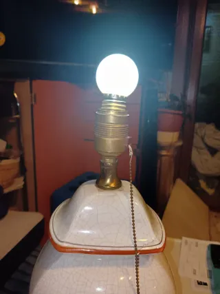 Lámpara de mesa vintage agrietada