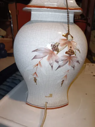 Lámpara de mesa vintage agrietada