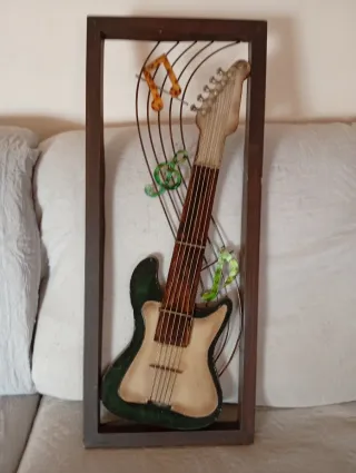 Cuadro Guitarra y Notas Musicales