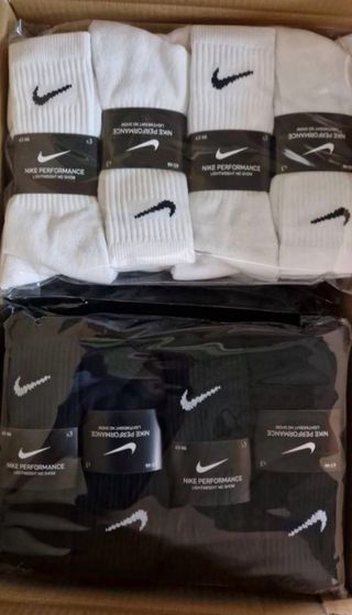 Pack de tres pares calcetines blancos y negros