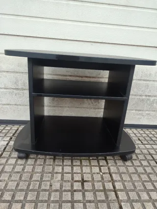 Mueble TV con ruedas