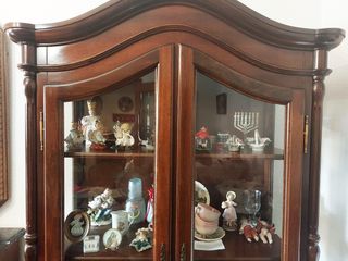 Armario vitrina antiguo de 1950 cristal y nogal