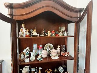 Armario vitrina antiguo de 1950 cristal y nogal