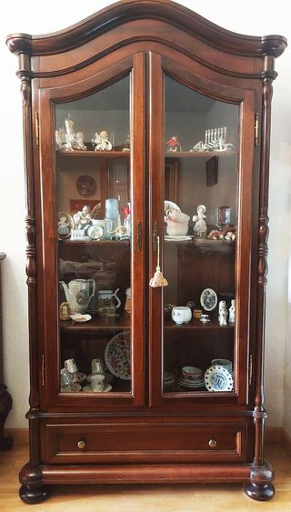 Armario vitrina antiguo de 1950 cristal y nogal