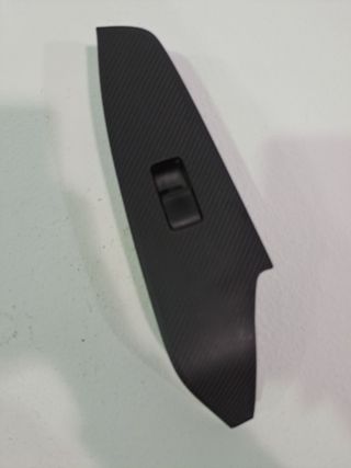 MANDO ELEVALUNAS TRASERO IZQUIERDO MAZDA 3 LIM. ()