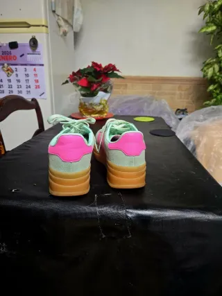 Zapatillas Adidas Gazelle Verde y Rosa