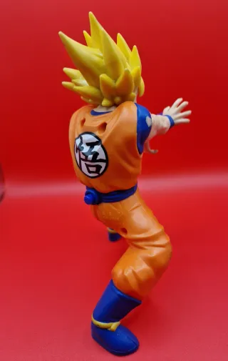 Figura Goku Super Saiyan DBZ