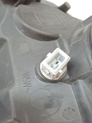 FARO DERECHO RENAULT KANGOO (4)