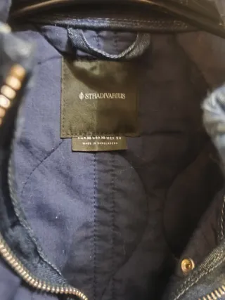 Chaqueta acolchada Stradivarius azul